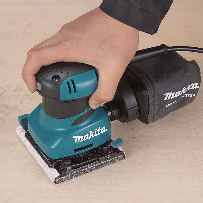 MAKITA 200W Finishing Sander, BO4556