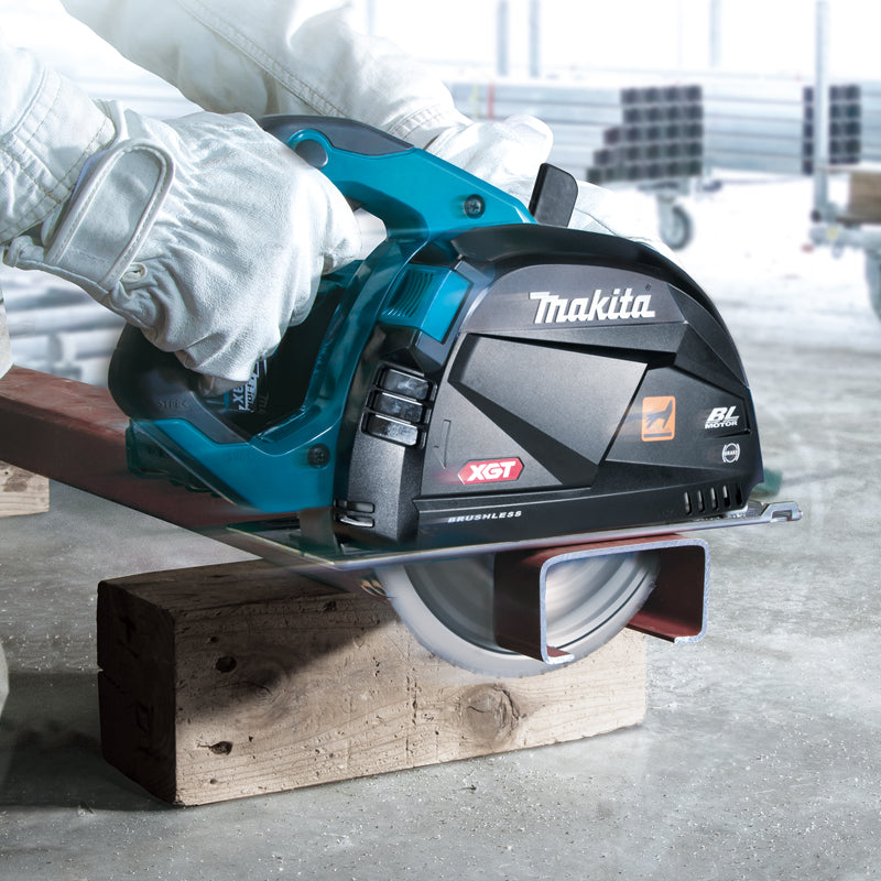 Makita 40V max Cordless Metal Cutter, CS002GZ