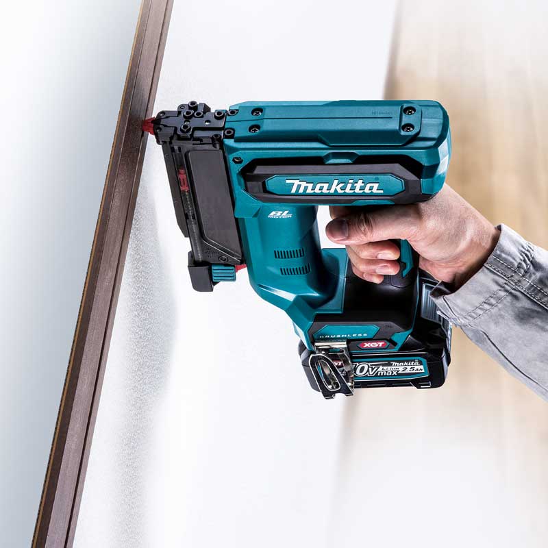 MAKITA XGT 40V max Cordless Pin Nailer PT001GZ