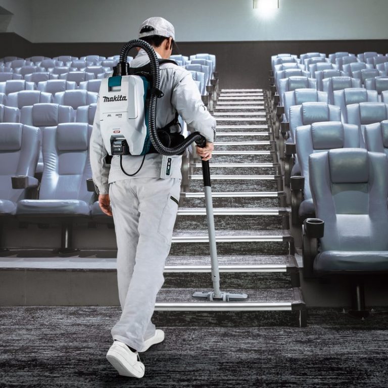 MAKITA XGT 40V max Cordless Backpack Vaccum Cleaner VC008GZ