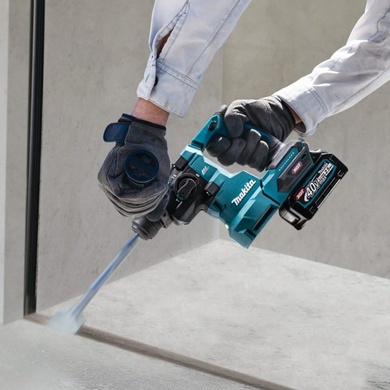 MAKITA XGT 40V max Cordless Combination Hammer Drill, HR010GD201